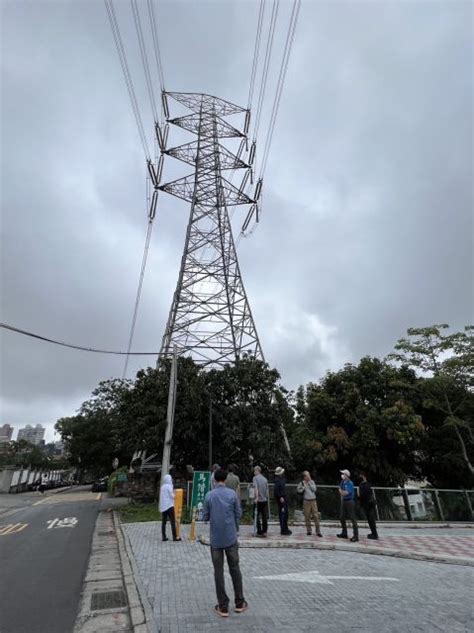 高壓電塔風水距離|【高壓電塔風水距離】小心高壓電塔！風水距離不容忽視，健康亮。